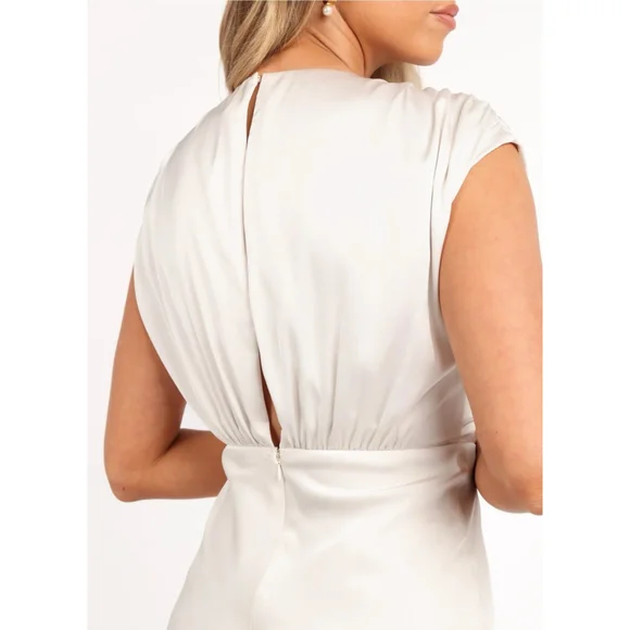 Petal and Pup Amarlee Maxi Dress Satin Size Small NWOT White - Picture 2 of 13